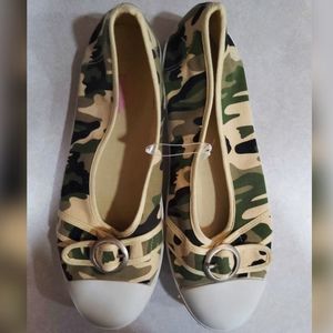 Candy Girl Women's Size 10, Camouflage designed Flats / shoes